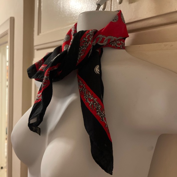 Vintage Gianni Versace scarf, red and black - Picture 3 of 7